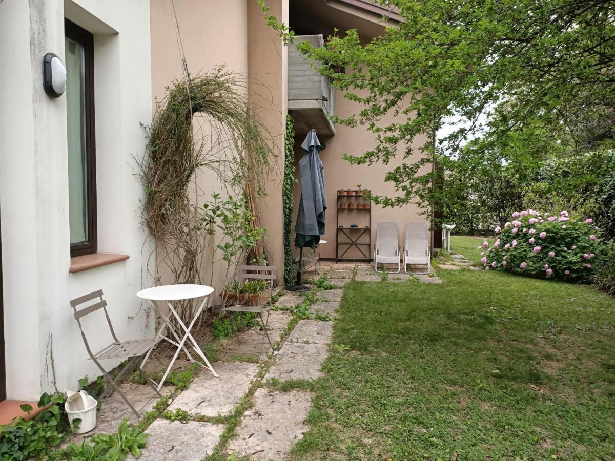 La Casa Dei Tigli Apartment เตรวิโซ ภายนอก รูปภาพ